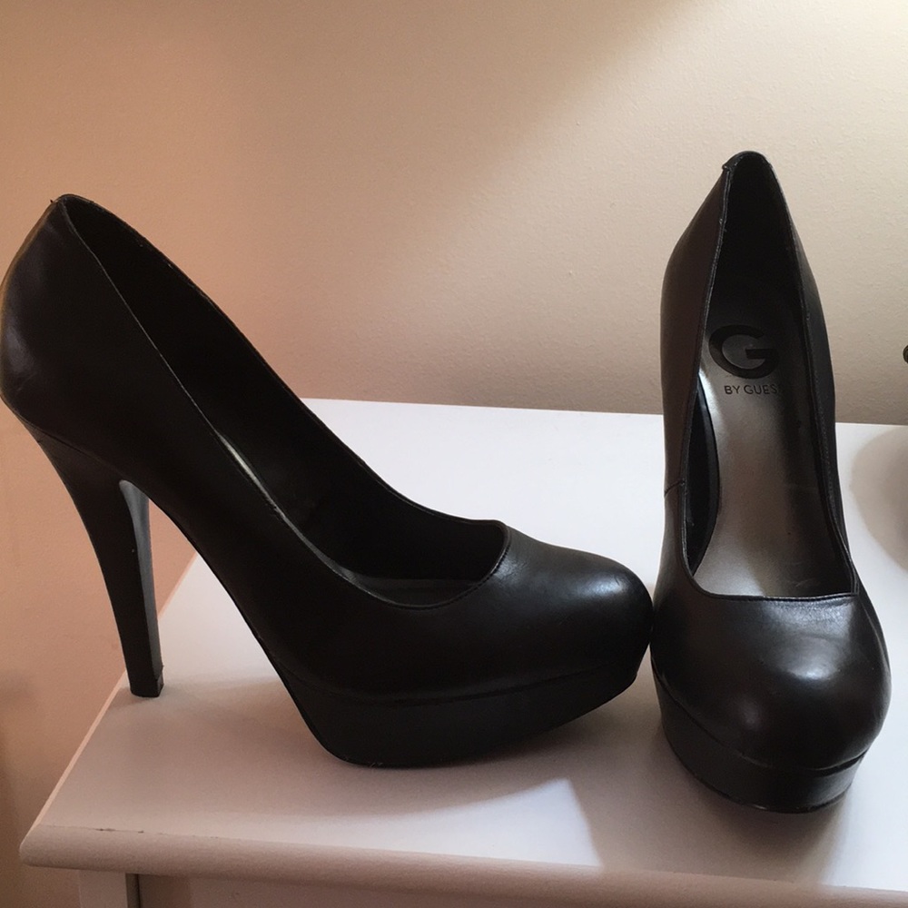 GUESS black pumps size 8m